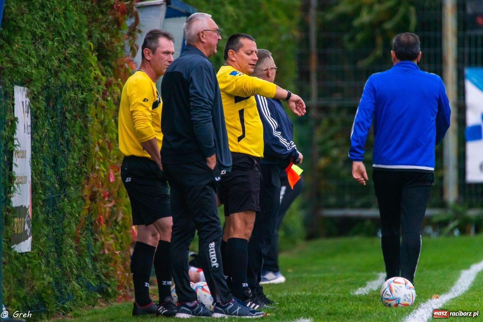 Zdjęcie w galerii na portalu naszraciborz.pl: Markowice kontra Pietrowice. Nerwowo, czerwono i bez goli [FOTO] wiadomości z regionu