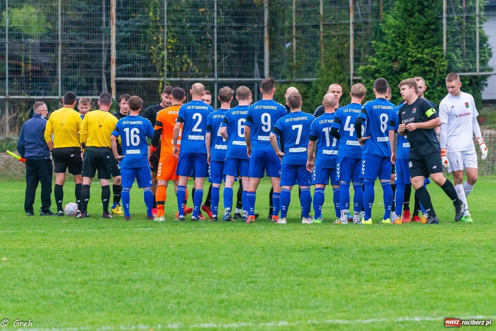 Zdjęcie w galerii na portalu naszraciborz.pl: Markowice kontra Pietrowice. Nerwowo, czerwono i bez goli [FOTO] wiadomości z regionu