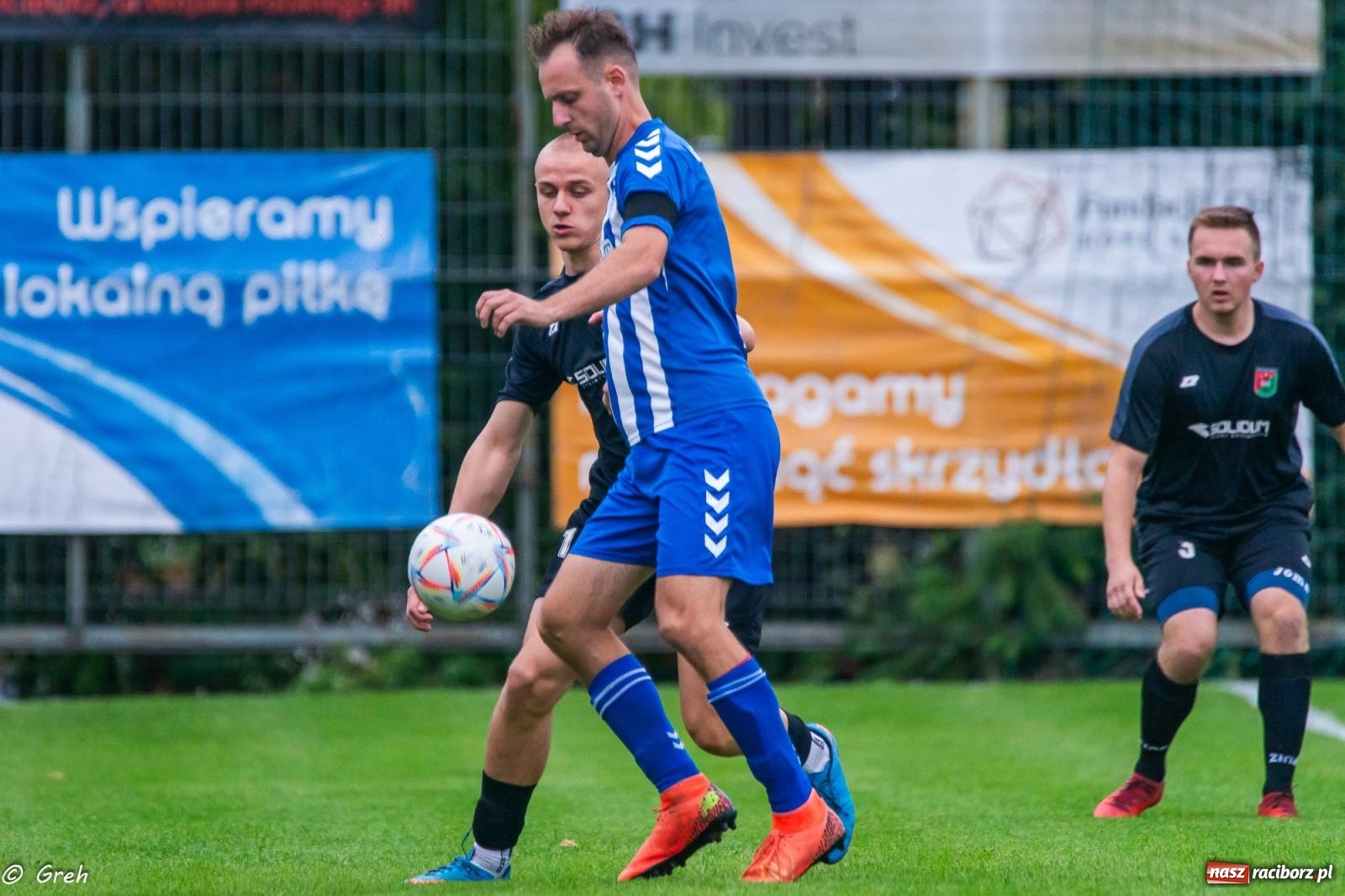 Zdjęcie w galerii na portalu naszraciborz.pl: Markowice kontra Pietrowice. Nerwowo, czerwono i bez goli [FOTO] wiadomości z regionu