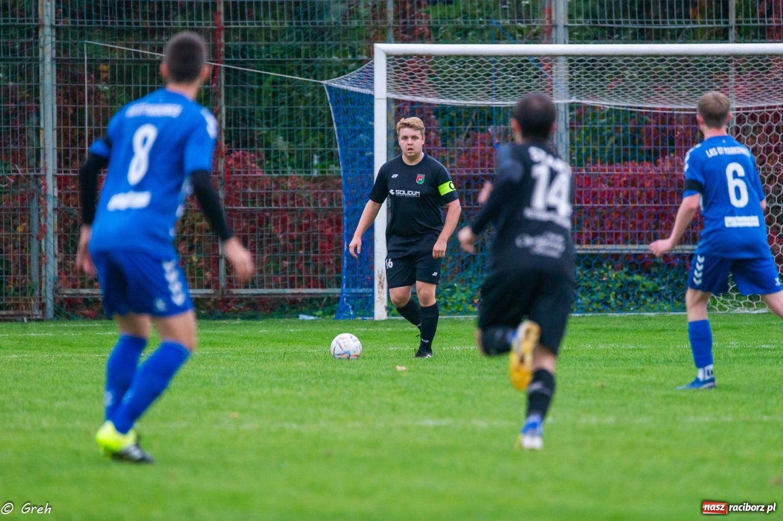 Zdjęcie w galerii na portalu naszraciborz.pl: Markowice kontra Pietrowice. Nerwowo, czerwono i bez goli [FOTO] wiadomości z regionu