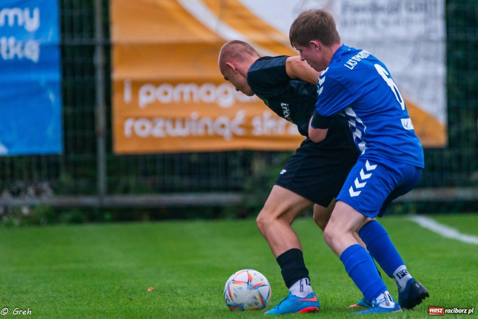 Zdjęcie w galerii na portalu naszraciborz.pl: Markowice kontra Pietrowice. Nerwowo, czerwono i bez goli [FOTO] wiadomości z regionu