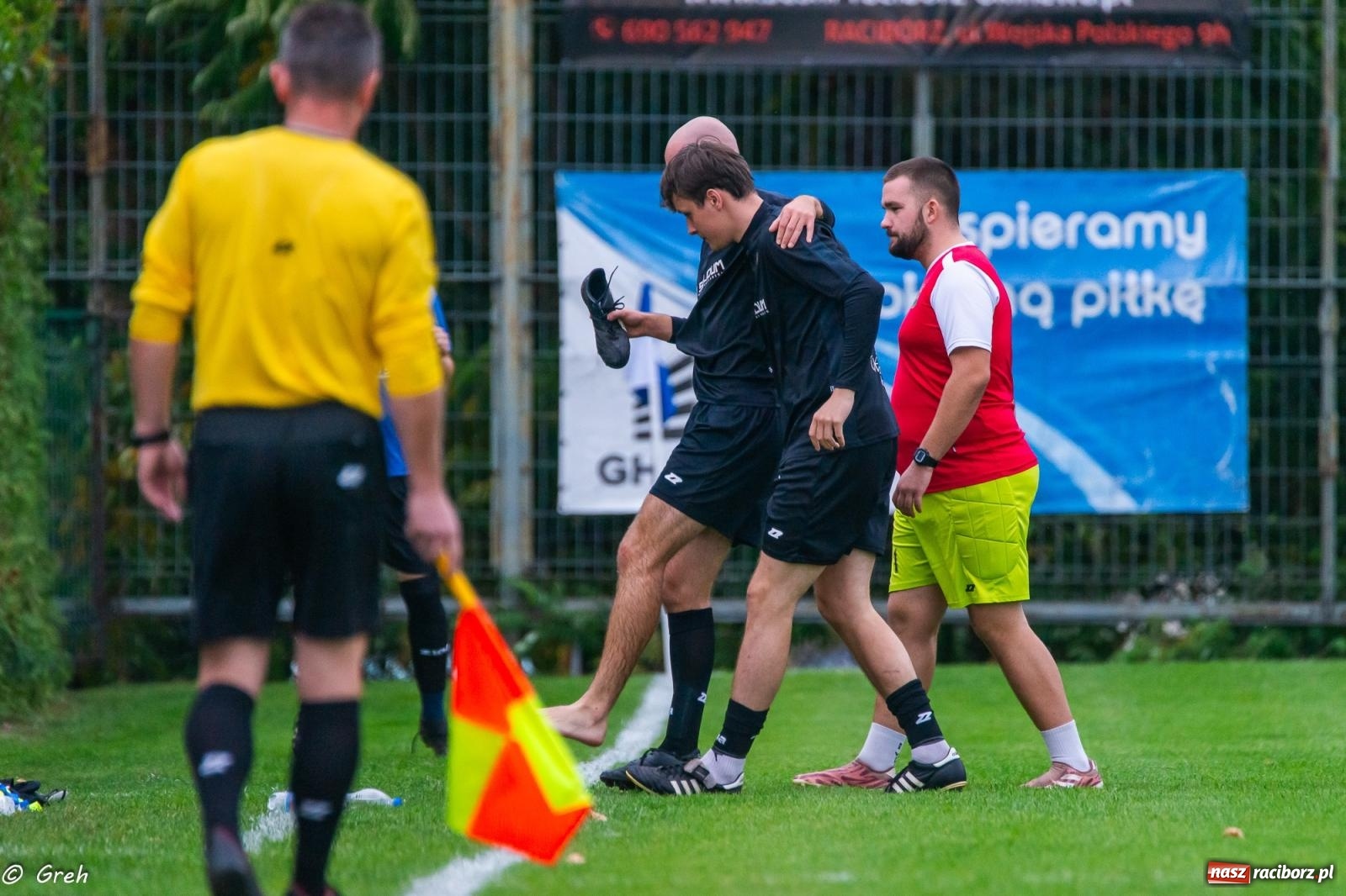 Zdjęcie w galerii na portalu naszraciborz.pl: Markowice kontra Pietrowice. Nerwowo, czerwono i bez goli [FOTO] wiadomości z regionu
