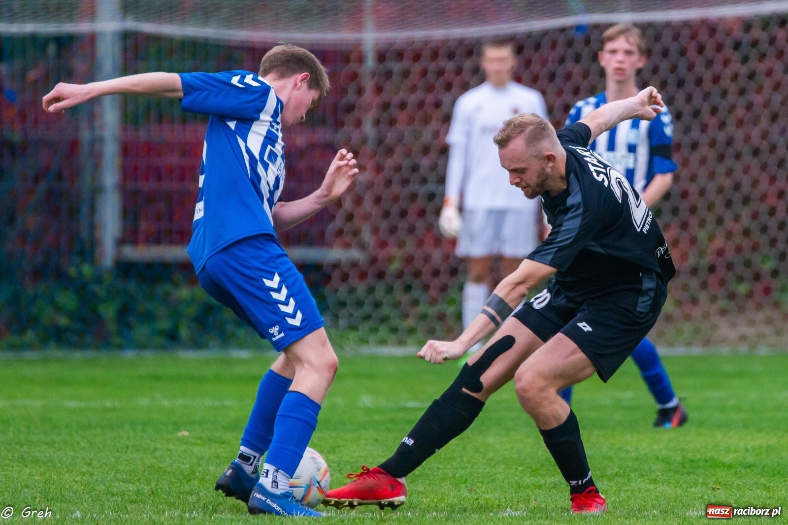 Zdjęcie w galerii na portalu naszraciborz.pl: Markowice kontra Pietrowice. Nerwowo, czerwono i bez goli [FOTO] wiadomości z regionu