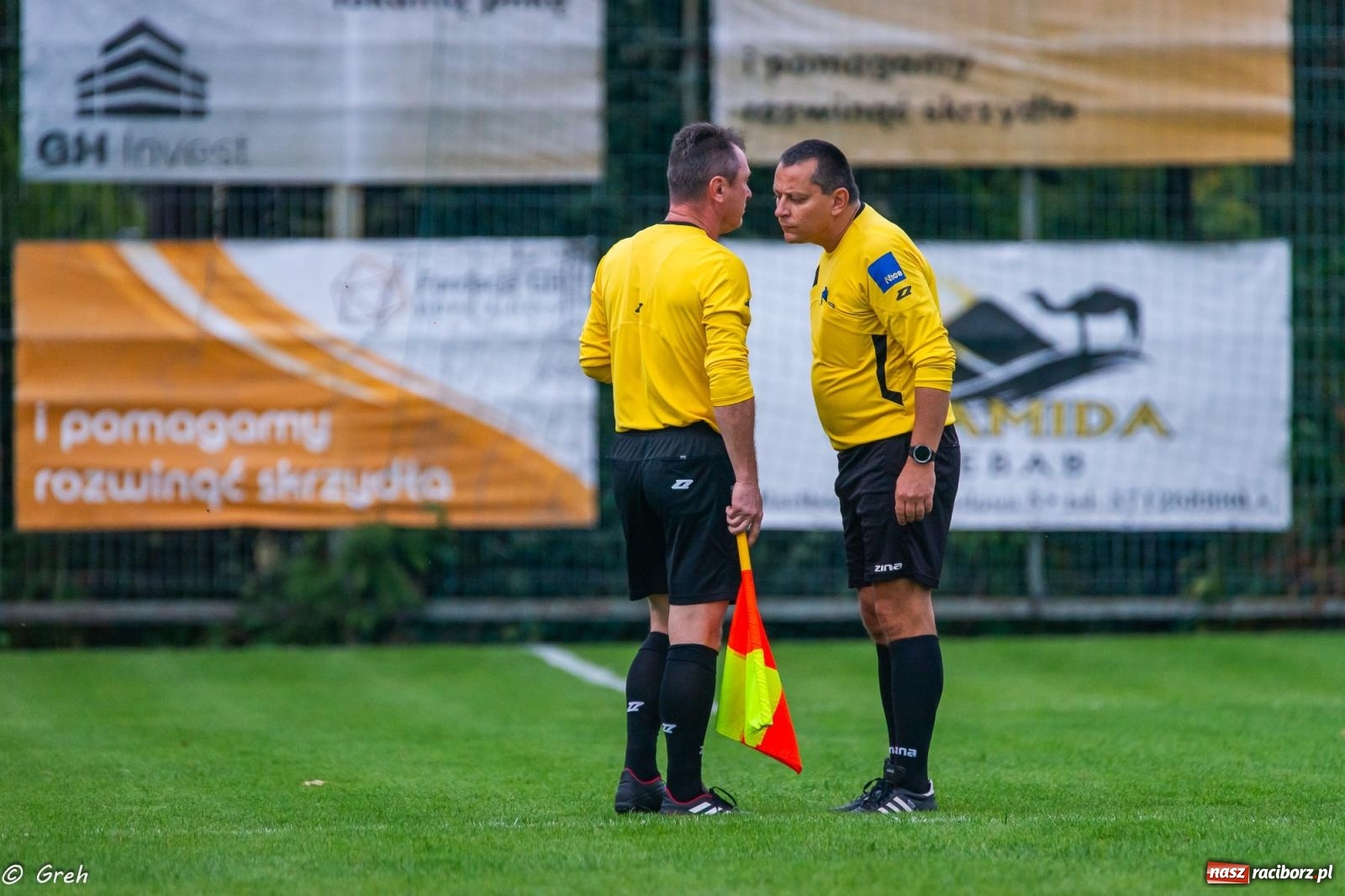 Zdjęcie w galerii na portalu naszraciborz.pl: Markowice kontra Pietrowice. Nerwowo, czerwono i bez goli [FOTO] wiadomości z regionu