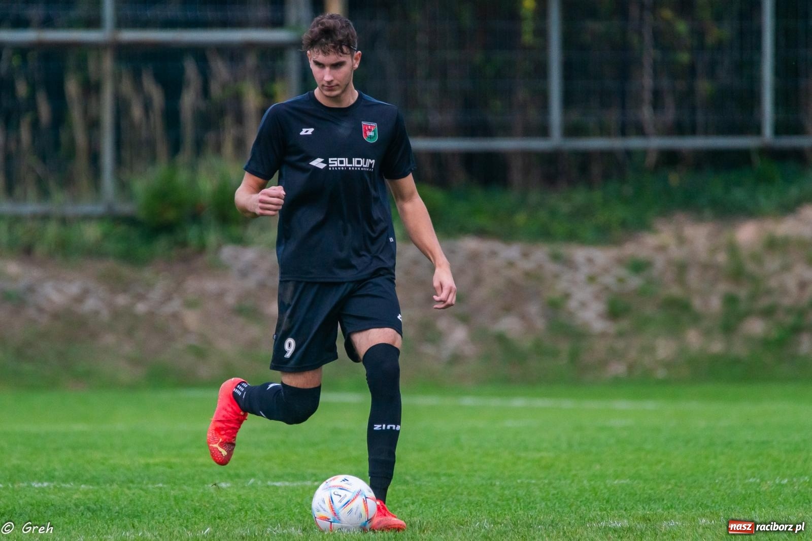 Zdjęcie w galerii na portalu naszraciborz.pl: Markowice kontra Pietrowice. Nerwowo, czerwono i bez goli [FOTO] wiadomości z regionu