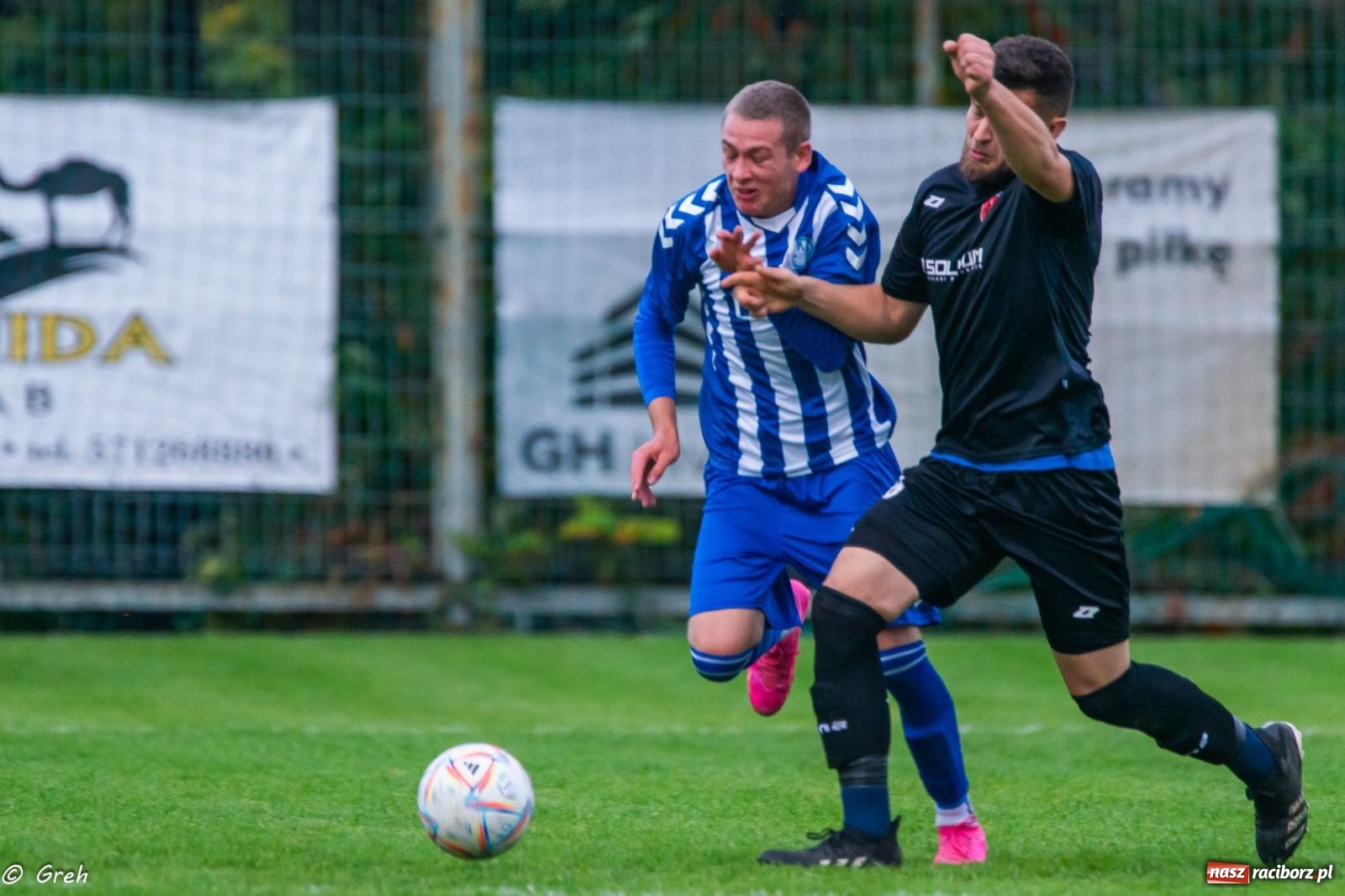 Zdjęcie w galerii na portalu naszraciborz.pl: Markowice kontra Pietrowice. Nerwowo, czerwono i bez goli [FOTO] wiadomości z regionu
