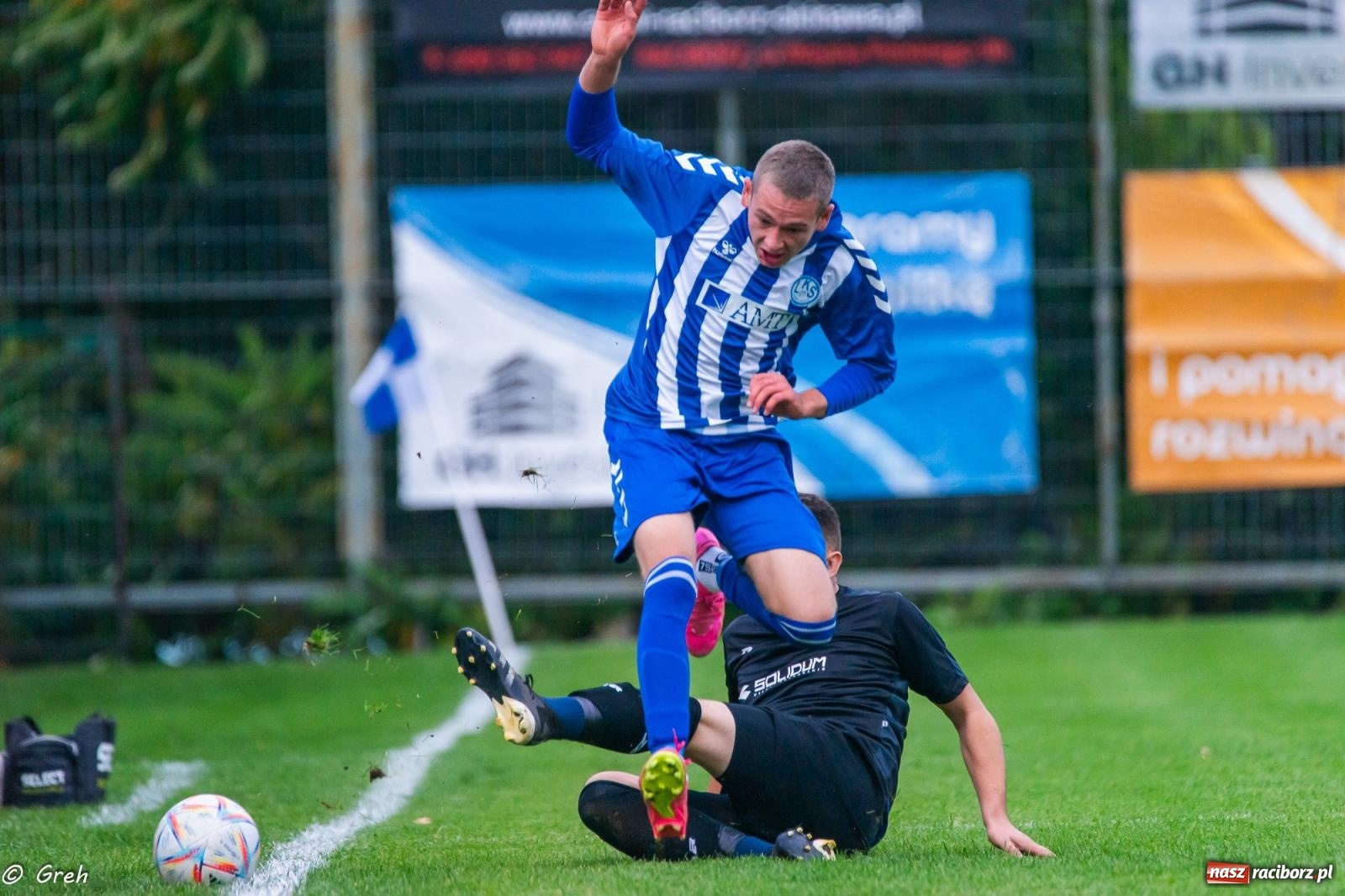 Zdjęcie w galerii na portalu naszraciborz.pl: Markowice kontra Pietrowice. Nerwowo, czerwono i bez goli [FOTO] wiadomości z regionu