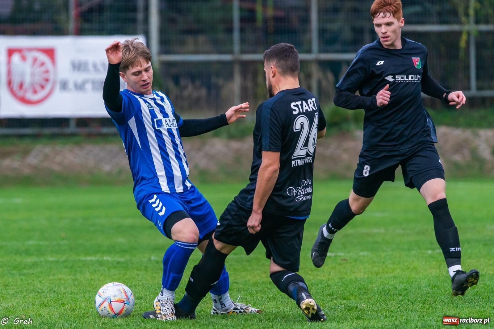 Zdjęcie w galerii na portalu naszraciborz.pl: Markowice kontra Pietrowice. Nerwowo, czerwono i bez goli [FOTO] wiadomości z regionu