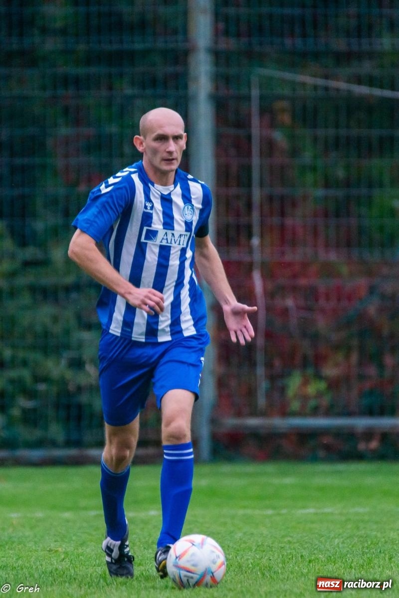 Zdjęcie w galerii na portalu naszraciborz.pl: Markowice kontra Pietrowice. Nerwowo, czerwono i bez goli [FOTO] wiadomości z regionu