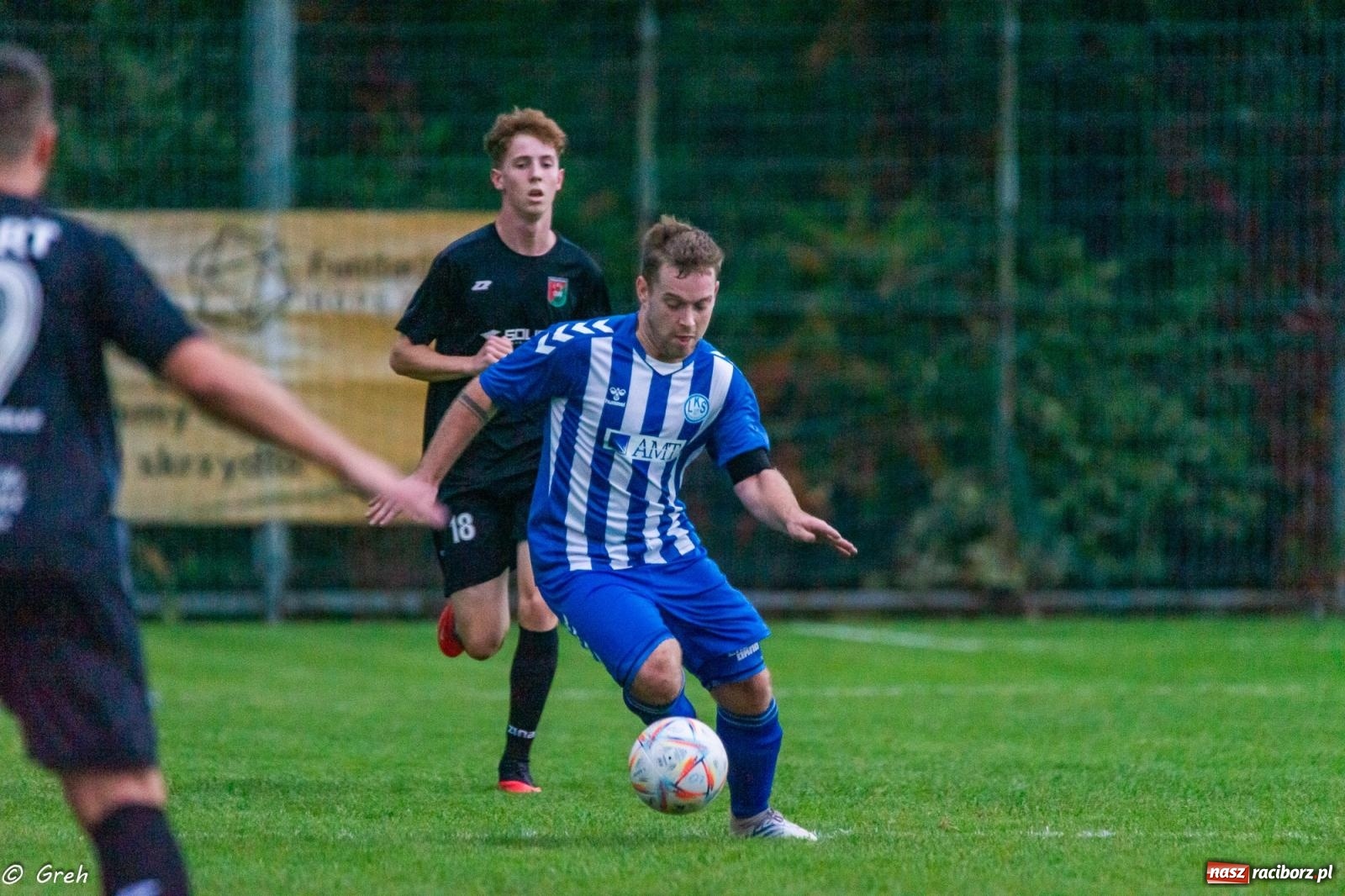 Zdjęcie w galerii na portalu naszraciborz.pl: Markowice kontra Pietrowice. Nerwowo, czerwono i bez goli [FOTO] wiadomości z regionu