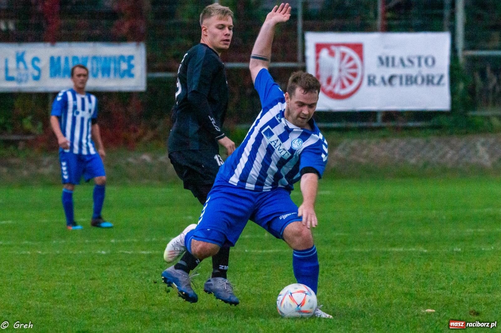 Zdjęcie w galerii na portalu naszraciborz.pl: Markowice kontra Pietrowice. Nerwowo, czerwono i bez goli [FOTO] wiadomości z regionu
