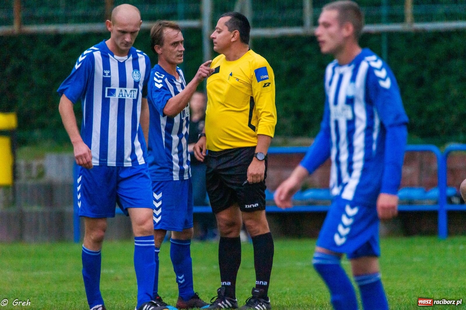 Zdjęcie w galerii na portalu naszraciborz.pl: Markowice kontra Pietrowice. Nerwowo, czerwono i bez goli [FOTO] wiadomości z regionu