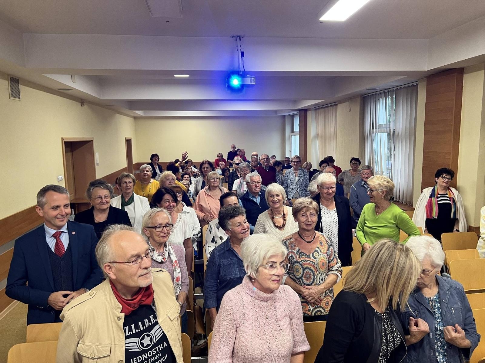 Zdjęcie w galerii na portalu naszraciborz.pl: Seniorzy z Raciborza zainaugurowali kolejny rok akademicki wiadomości z regionu