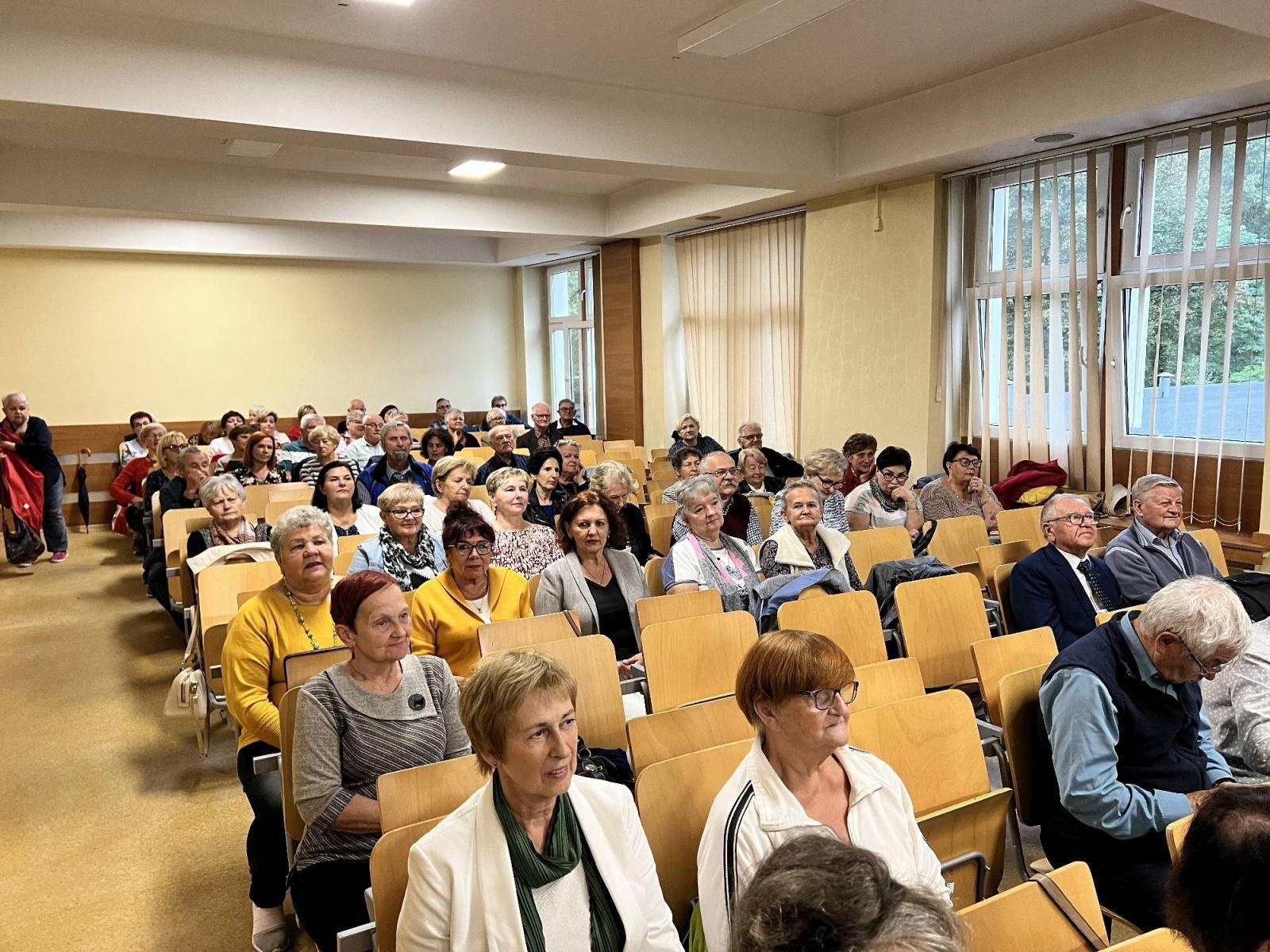 Zdjęcie w galerii na portalu naszraciborz.pl: Seniorzy z Raciborza zainaugurowali kolejny rok akademicki wiadomości z regionu