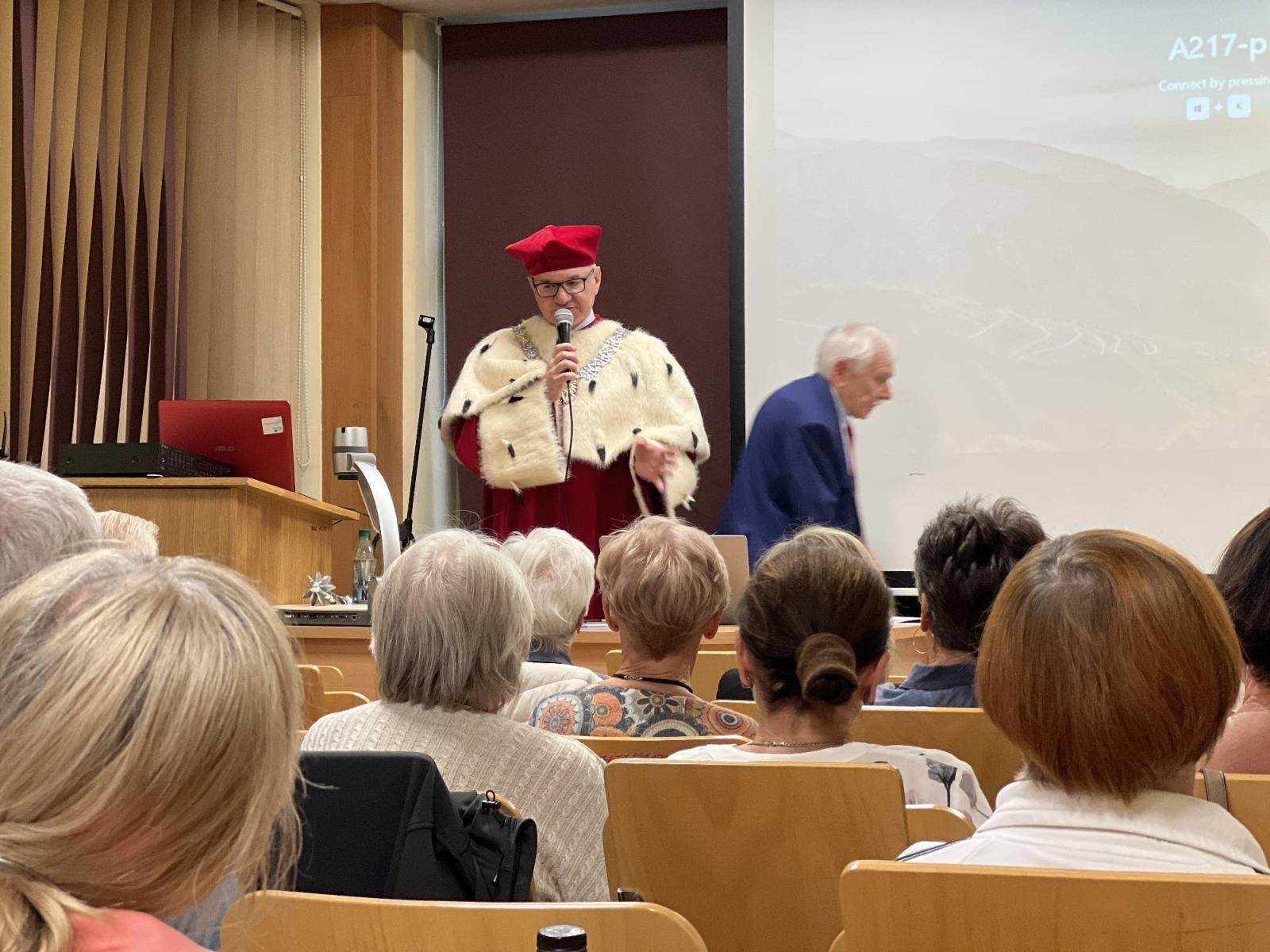 Zdjęcie w galerii na portalu naszraciborz.pl: Seniorzy z Raciborza zainaugurowali kolejny rok akademicki wiadomości z regionu