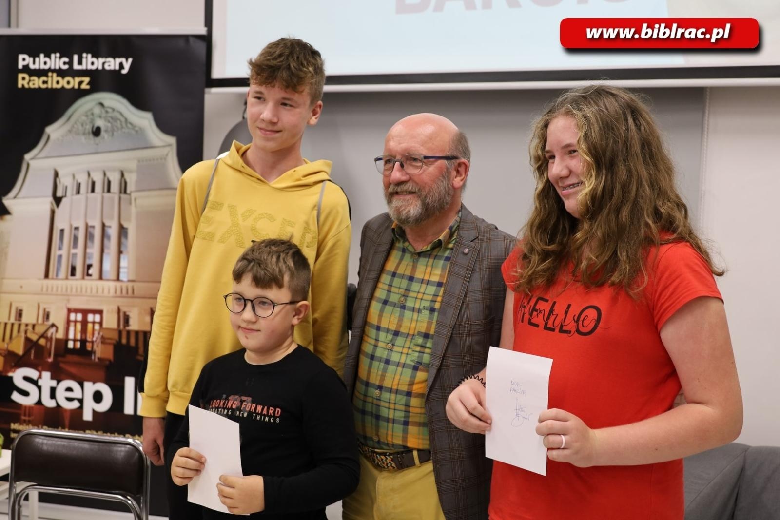 Zdjęcie w galerii na portalu naszraciborz.pl: Aktor musi grać, by żyć! Artur Barciś w Raciborzu na bis wiadomości z regionu