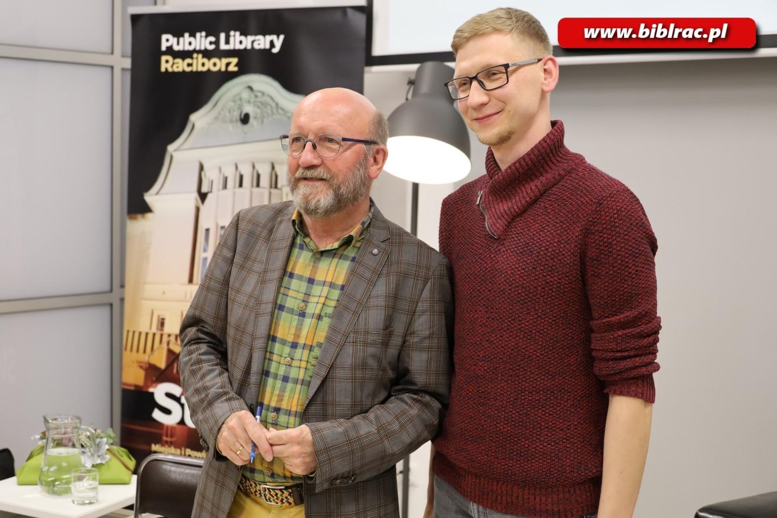 Zdjęcie w galerii na portalu naszraciborz.pl: Aktor musi grać, by żyć! Artur Barciś w Raciborzu na bis wiadomości z regionu