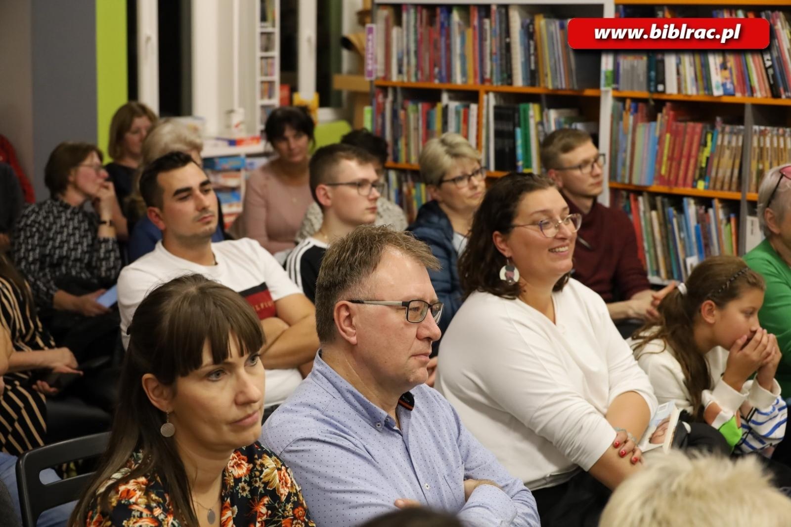 Zdjęcie w galerii na portalu naszraciborz.pl: Aktor musi grać, by żyć! Artur Barciś w Raciborzu na bis wiadomości z regionu