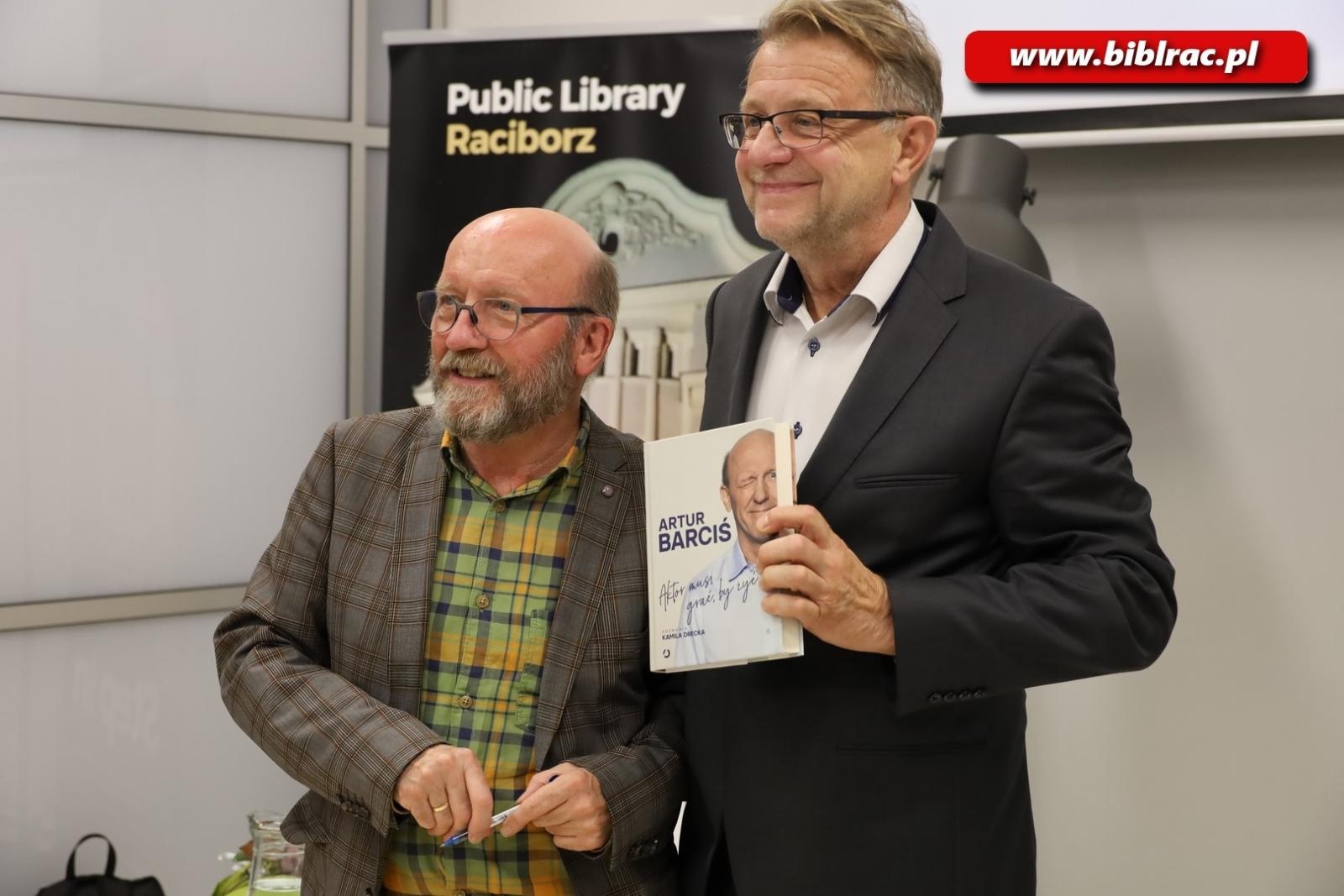 Zdjęcie w galerii na portalu naszraciborz.pl: Aktor musi grać, by żyć! Artur Barciś w Raciborzu na bis wiadomości z regionu