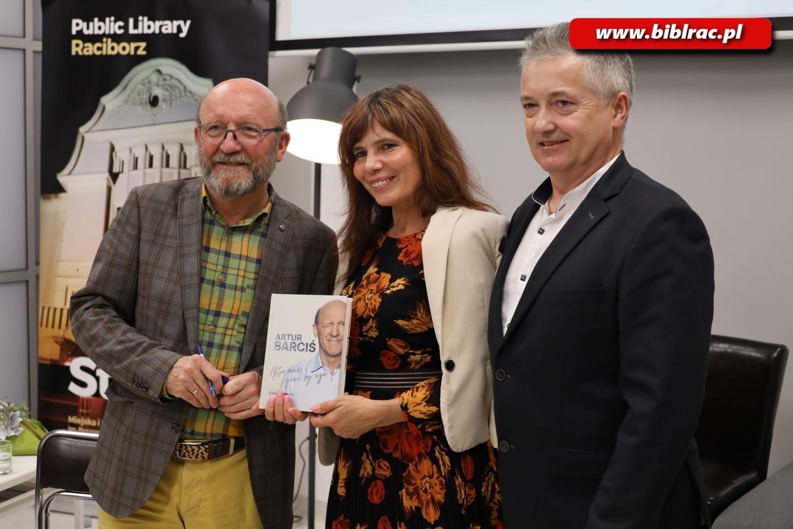 Zdjęcie w galerii na portalu naszraciborz.pl: Aktor musi grać, by żyć! Artur Barciś w Raciborzu na bis wiadomości z regionu