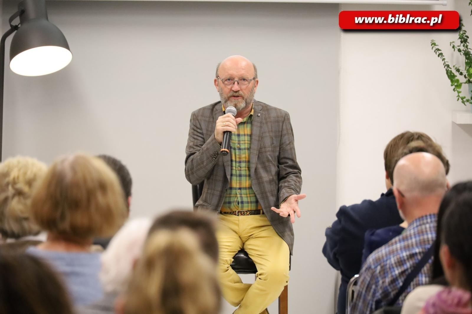 Zdjęcie w galerii na portalu naszraciborz.pl: Aktor musi grać, by żyć! Artur Barciś w Raciborzu na bis wiadomości z regionu