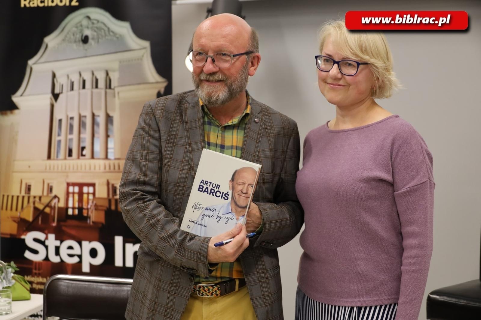 Zdjęcie w galerii na portalu naszraciborz.pl: Aktor musi grać, by żyć! Artur Barciś w Raciborzu na bis wiadomości z regionu