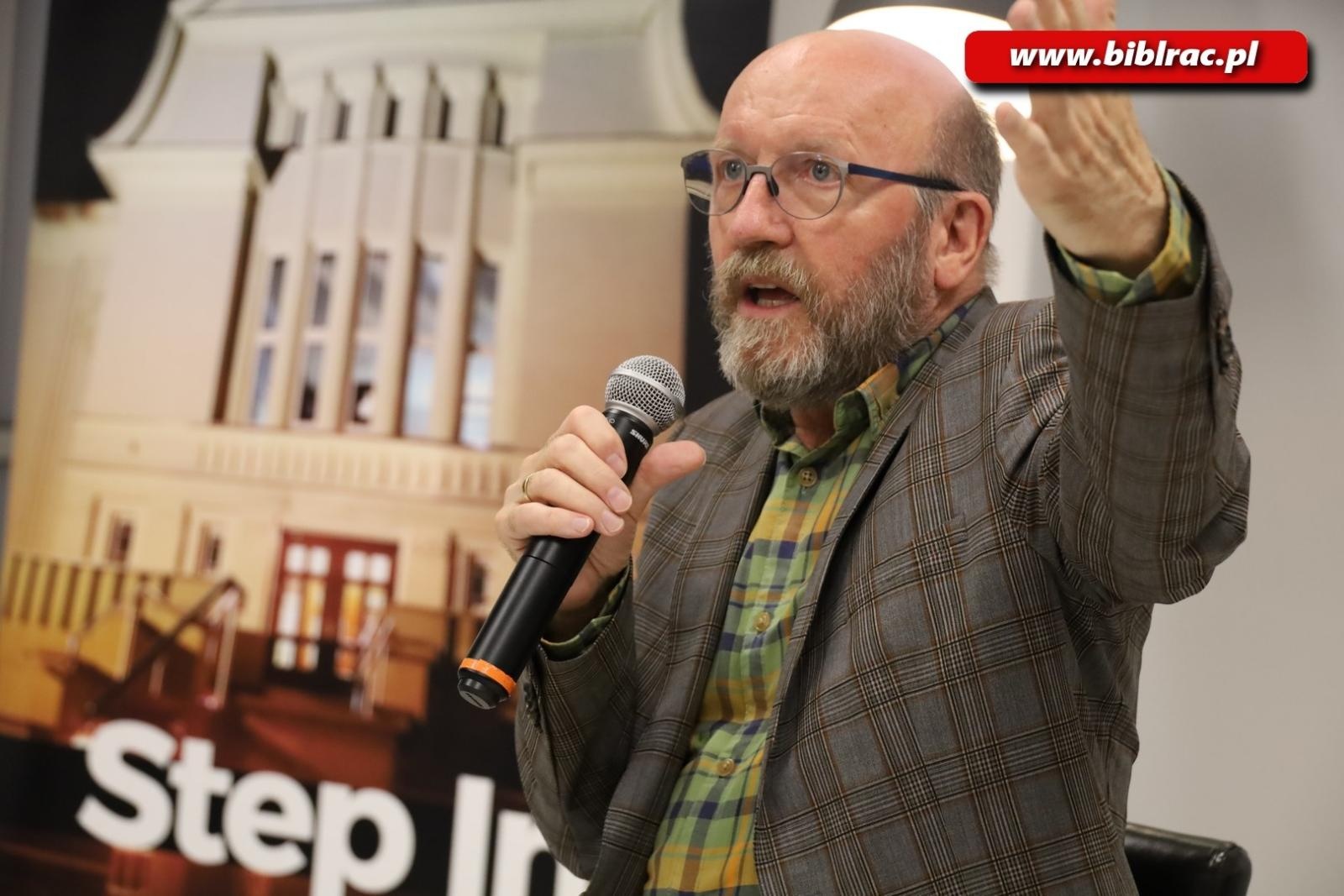 Zdjęcie w galerii na portalu naszraciborz.pl: Aktor musi grać, by żyć! Artur Barciś w Raciborzu na bis wiadomości z regionu