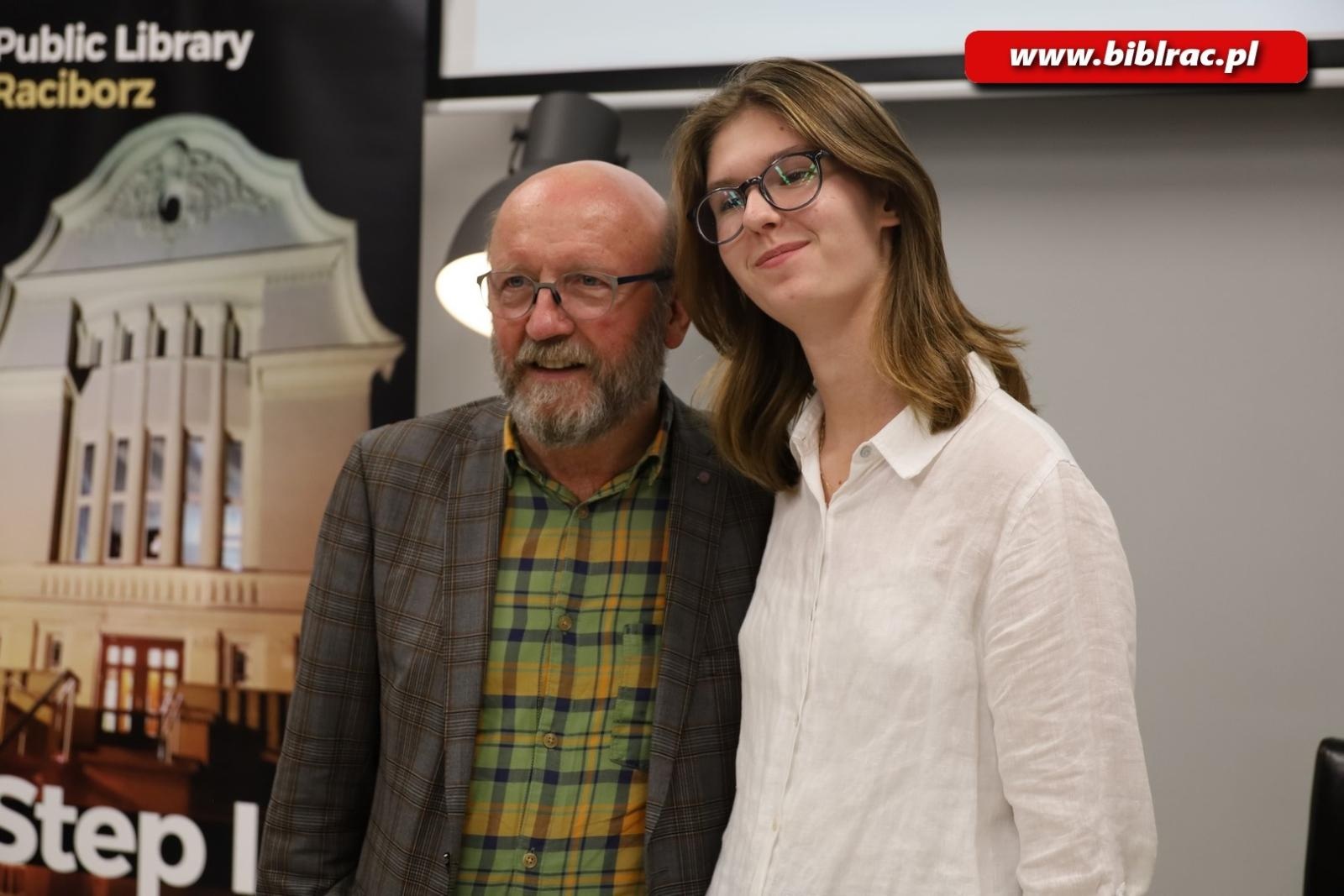 Zdjęcie w galerii na portalu naszraciborz.pl: Aktor musi grać, by żyć! Artur Barciś w Raciborzu na bis wiadomości z regionu