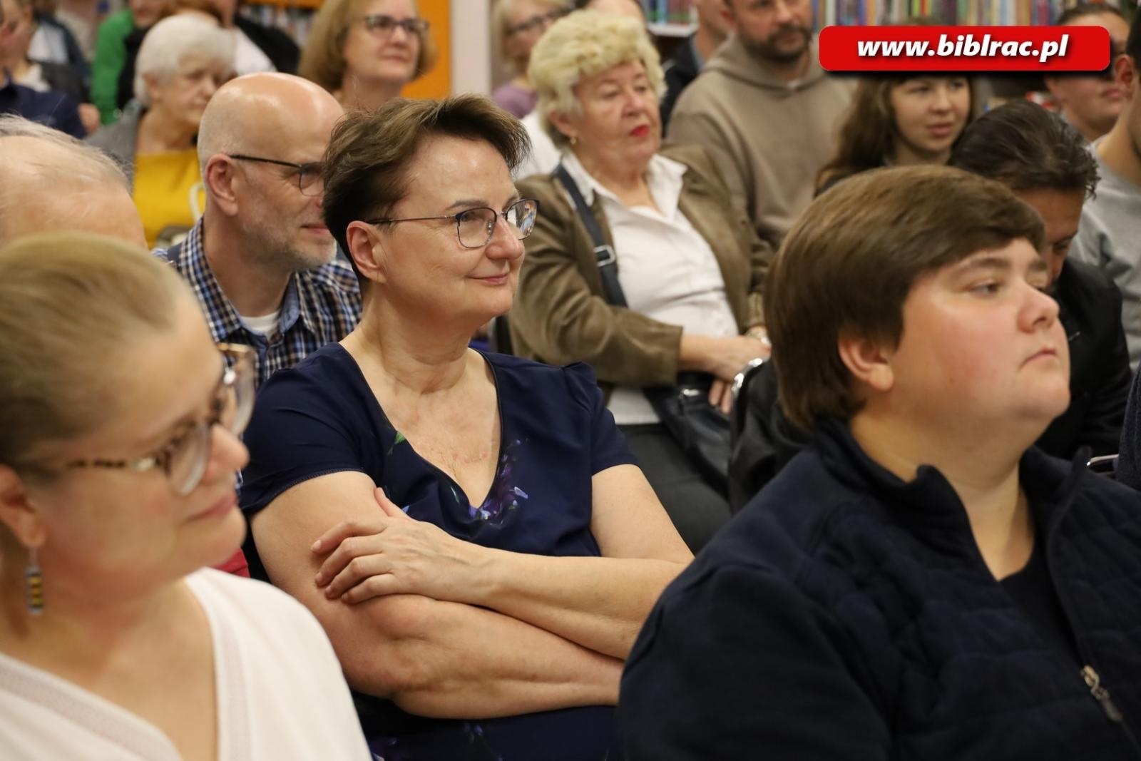 Zdjęcie w galerii na portalu naszraciborz.pl: Aktor musi grać, by żyć! Artur Barciś w Raciborzu na bis wiadomości z regionu