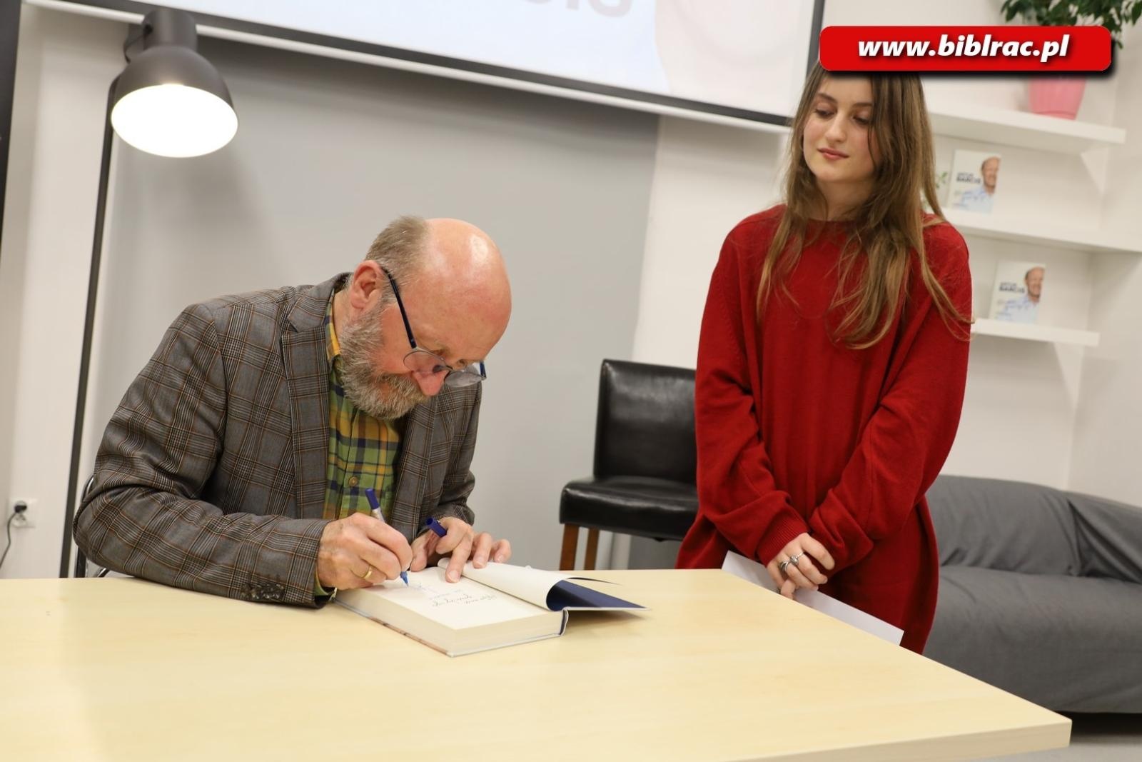 Zdjęcie w galerii na portalu naszraciborz.pl: Aktor musi grać, by żyć! Artur Barciś w Raciborzu na bis wiadomości z regionu