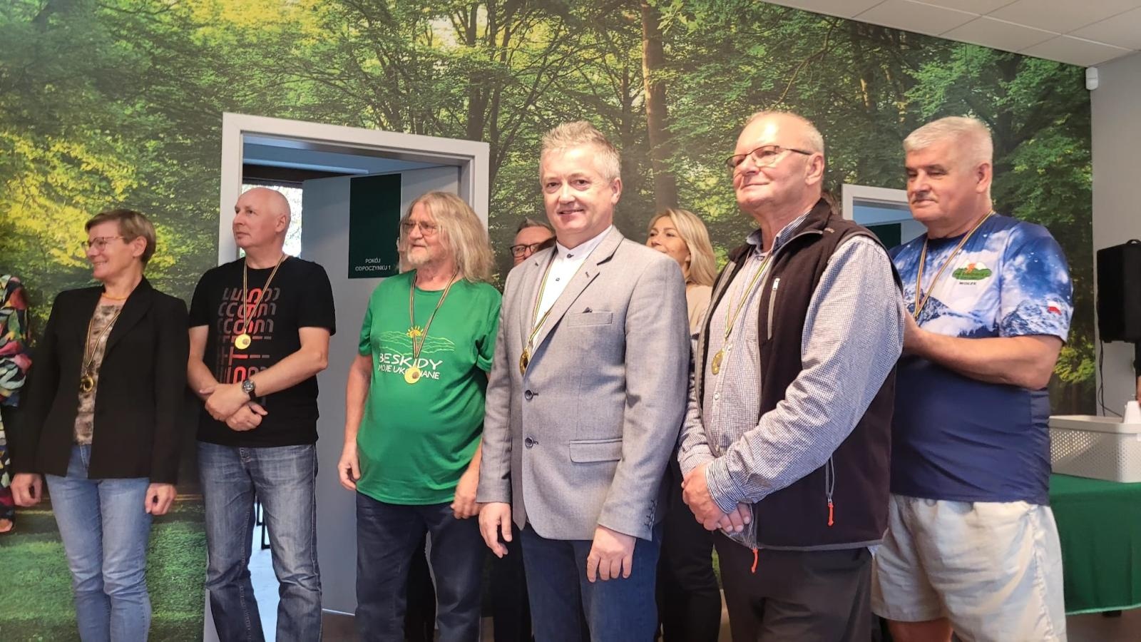 Zdjęcie w galerii na portalu naszraciborz.pl: Raciborzanie w akcji Zdobywamy Szczyty dla Hospicjum Ojca Pio wiadomości z regionu