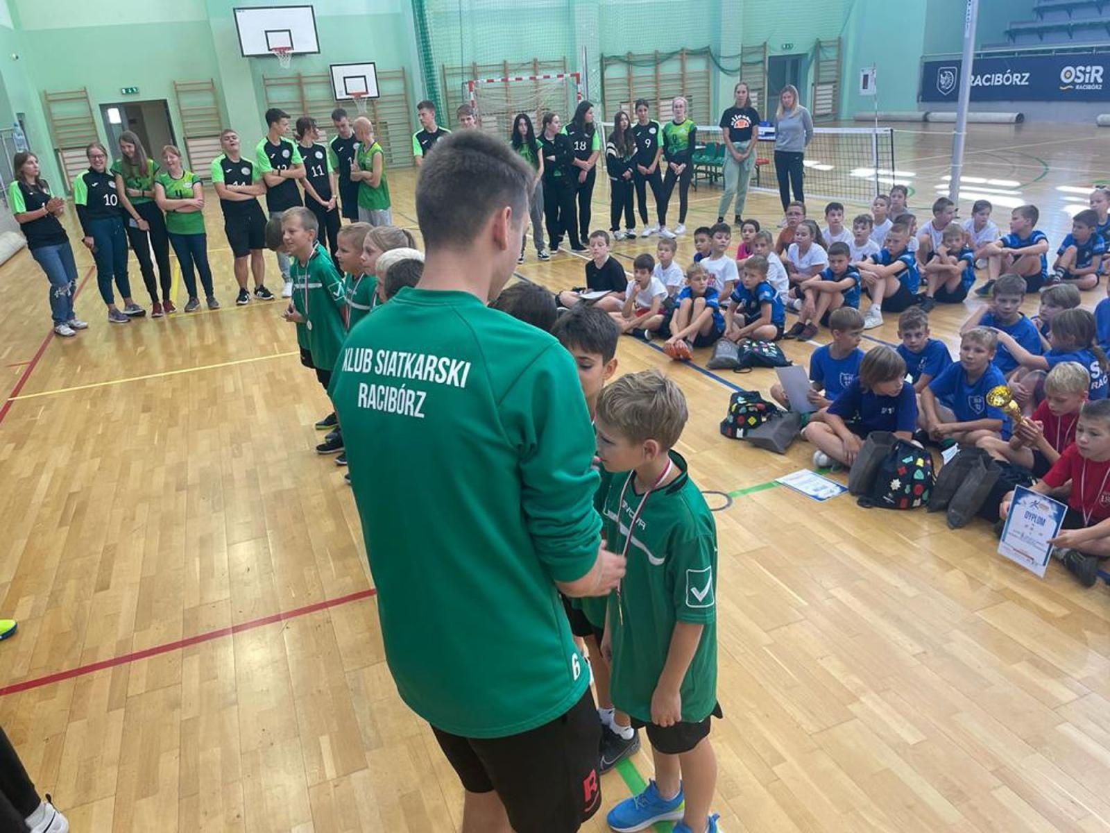 Zdjęcie w galerii na portalu naszraciborz.pl: Zbijak Cup 2023. SP 3 i SP 13 najlepsze [FOTO] wiadomości z regionu