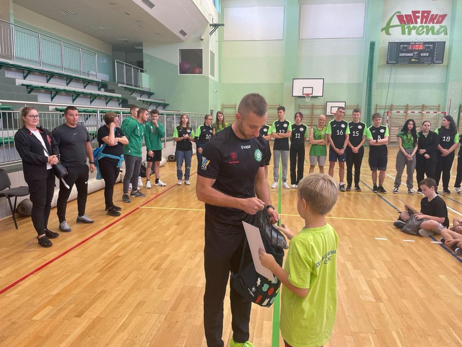 Zdjęcie w galerii na portalu naszraciborz.pl: Zbijak Cup 2023. SP 3 i SP 13 najlepsze [FOTO] wiadomości z regionu