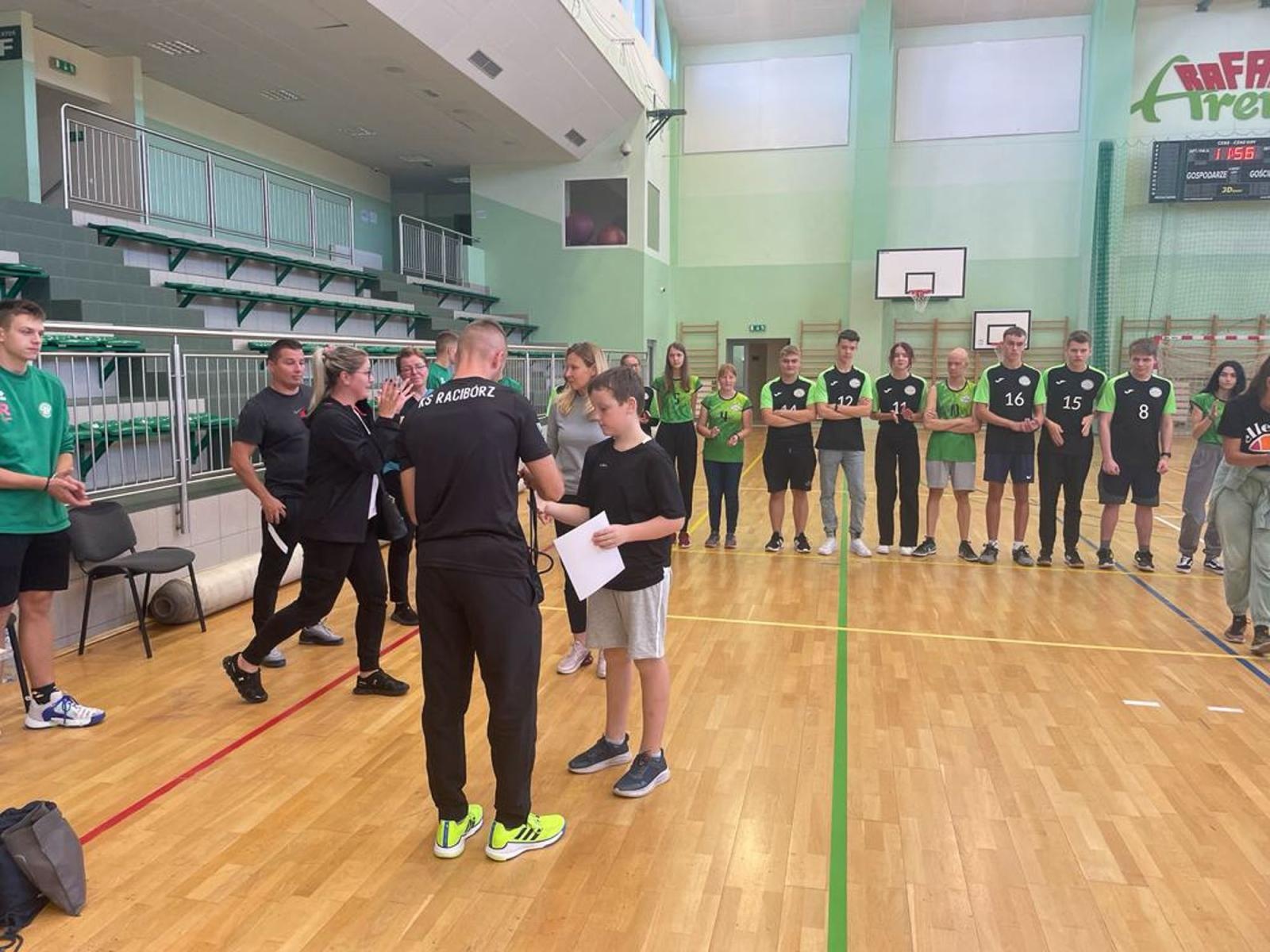 Zdjęcie w galerii na portalu naszraciborz.pl: Zbijak Cup 2023. SP 3 i SP 13 najlepsze [FOTO] wiadomości z regionu