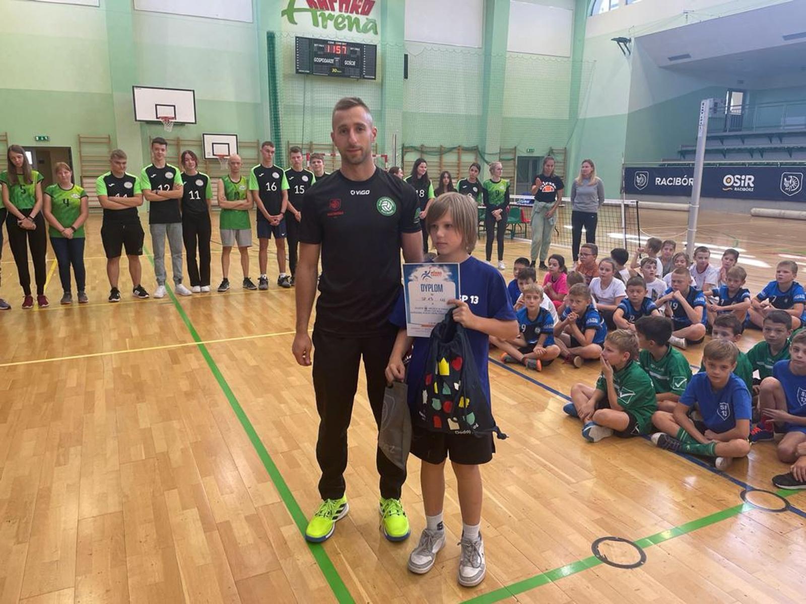 Zdjęcie w galerii na portalu naszraciborz.pl: Zbijak Cup 2023. SP 3 i SP 13 najlepsze [FOTO] wiadomości z regionu