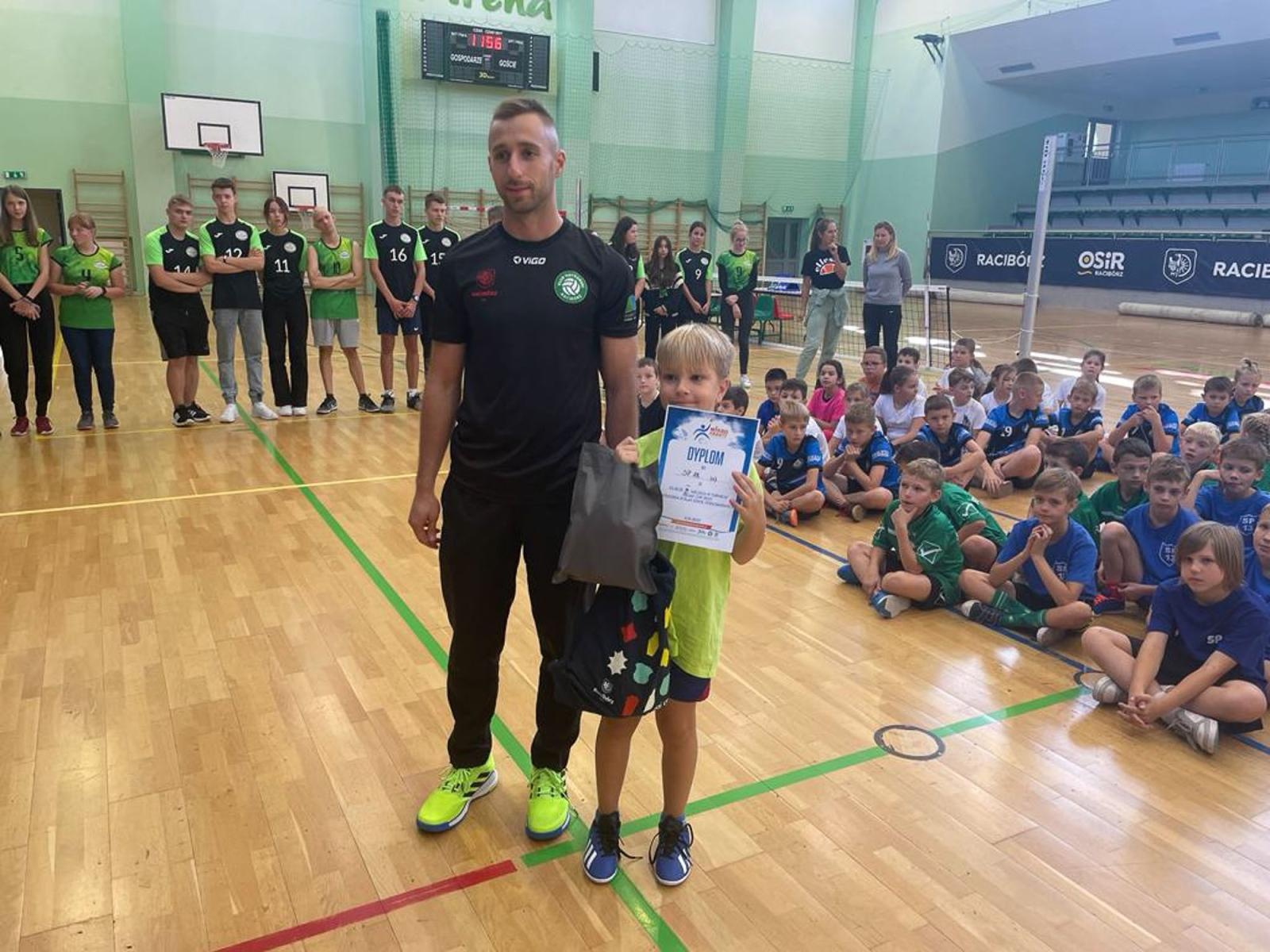 Zdjęcie w galerii na portalu naszraciborz.pl: Zbijak Cup 2023. SP 3 i SP 13 najlepsze [FOTO] wiadomości z regionu