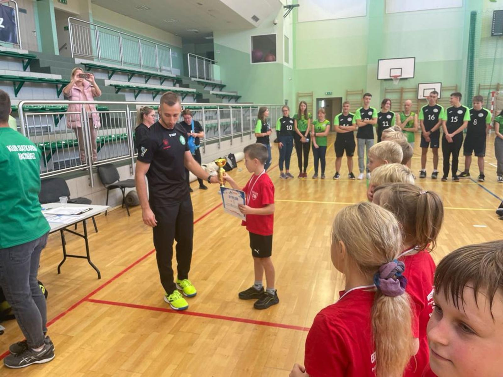 Zdjęcie w galerii na portalu naszraciborz.pl: Zbijak Cup 2023. SP 3 i SP 13 najlepsze [FOTO] wiadomości z regionu