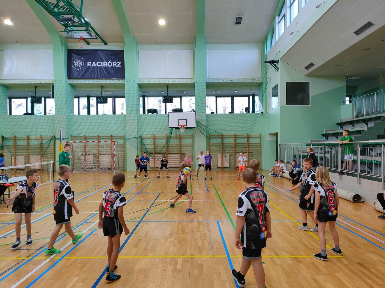 Zdjęcie w galerii na portalu naszraciborz.pl: Zbijak Cup 2023. SP 3 i SP 13 najlepsze [FOTO] wiadomości z regionu