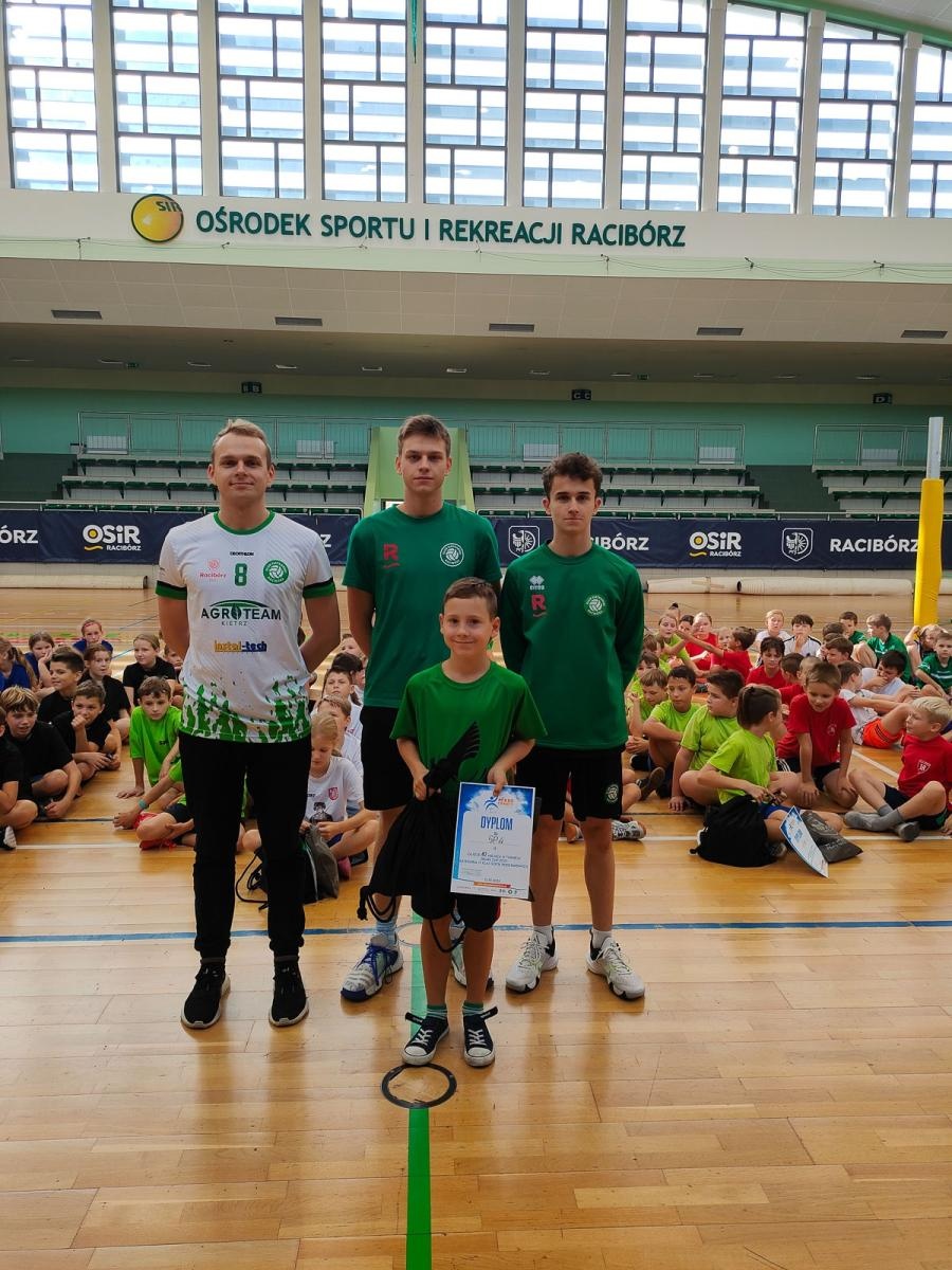 Zdjęcie w galerii na portalu naszraciborz.pl: Zbijak Cup 2023. SP 3 i SP 13 najlepsze [FOTO] wiadomości z regionu