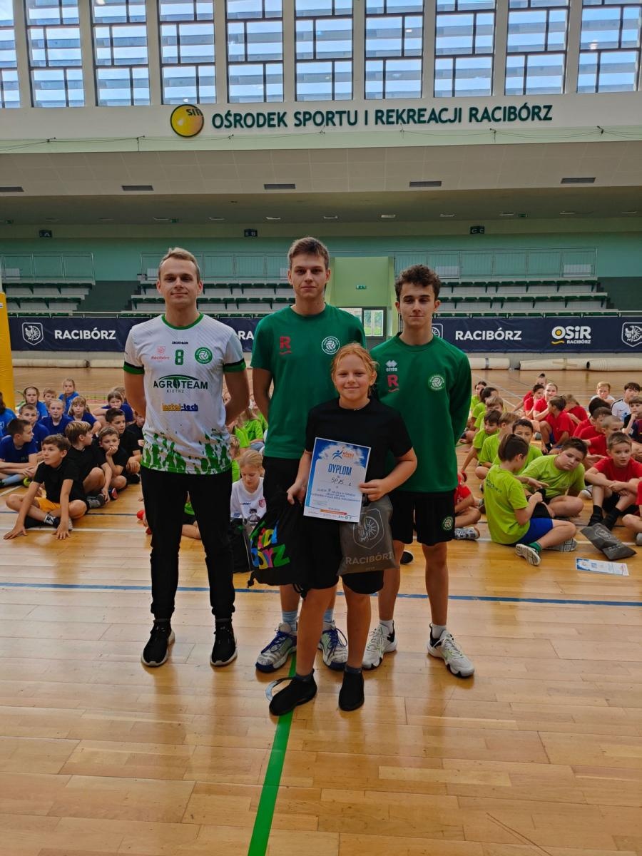 Zdjęcie w galerii na portalu naszraciborz.pl: Zbijak Cup 2023. SP 3 i SP 13 najlepsze [FOTO] wiadomości z regionu