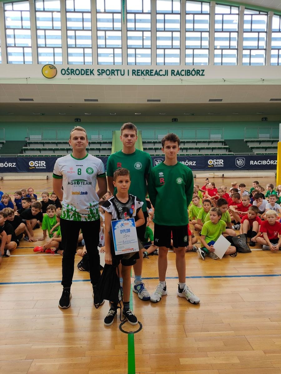 Zdjęcie w galerii na portalu naszraciborz.pl: Zbijak Cup 2023. SP 3 i SP 13 najlepsze [FOTO] wiadomości z regionu