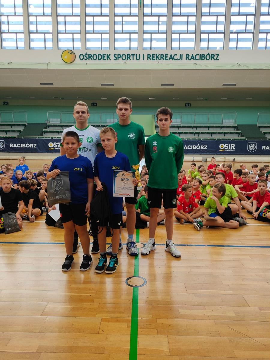 Zdjęcie w galerii na portalu naszraciborz.pl: Zbijak Cup 2023. SP 3 i SP 13 najlepsze [FOTO] wiadomości z regionu