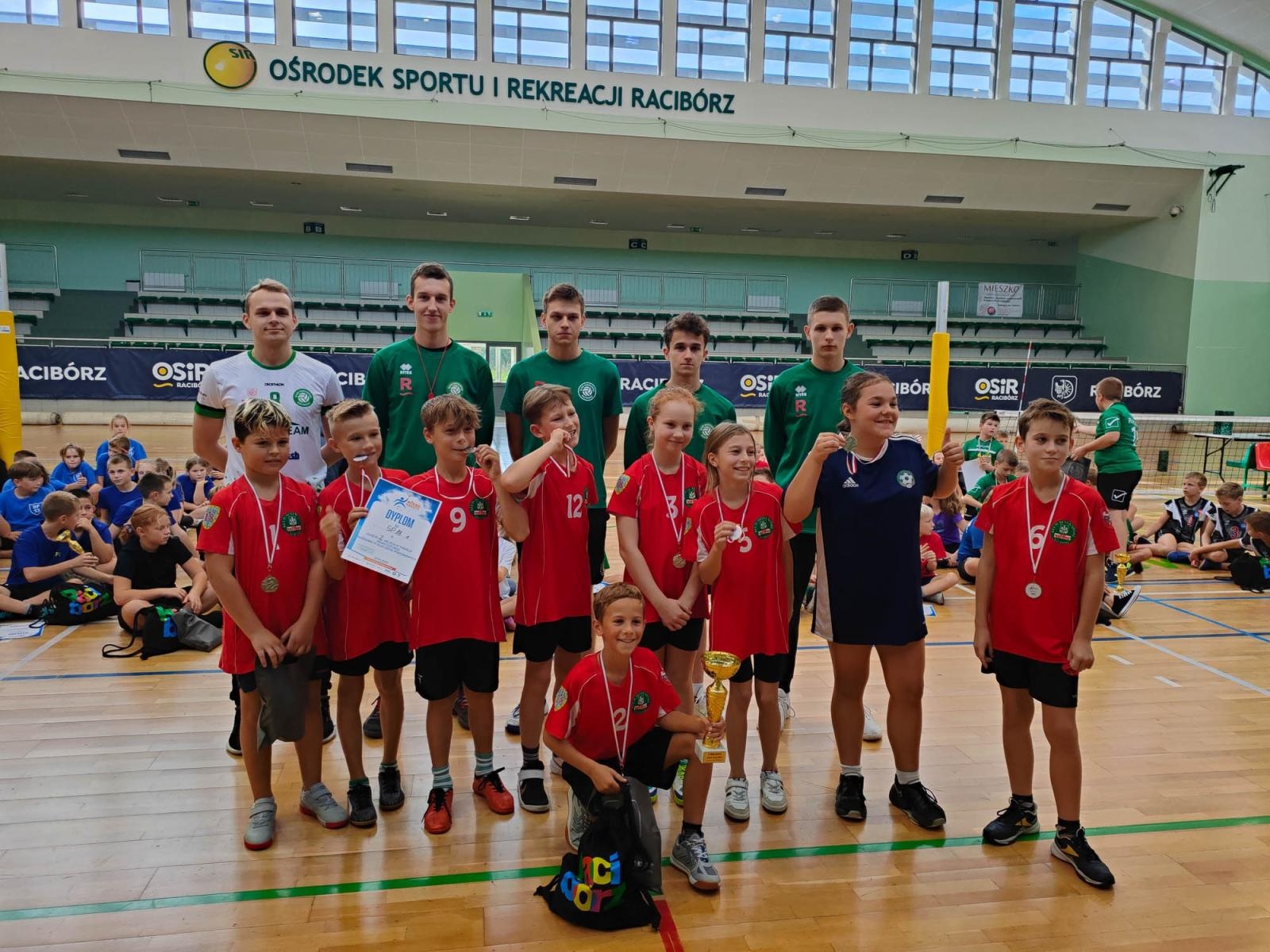 Zdjęcie w galerii na portalu naszraciborz.pl: Zbijak Cup 2023. SP 3 i SP 13 najlepsze [FOTO] wiadomości z regionu