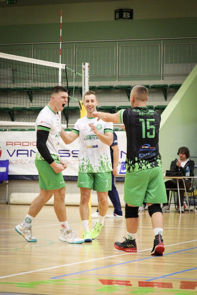 Zdjęcie w galerii na portalu naszraciborz.pl: Trzy punkty dla Klubu Siatkarskiego Racibórz [FOTO] wiadomości z regionu