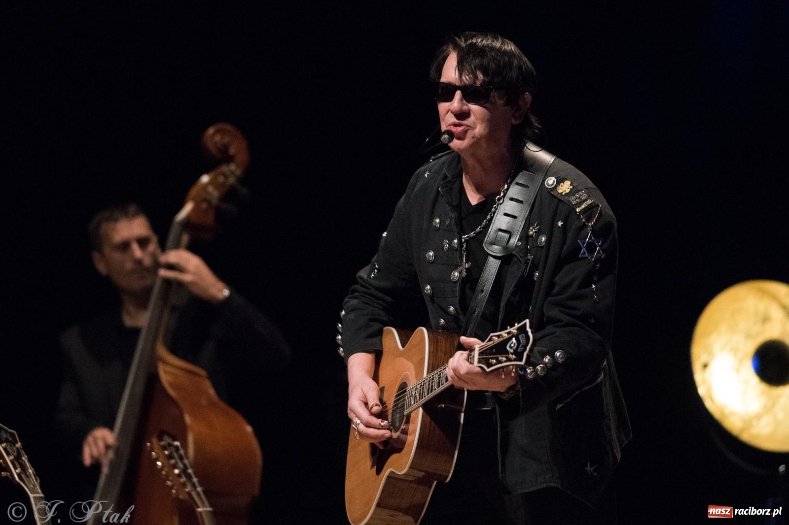 Zdjęcie w galerii na portalu naszraciborz.pl: Klauzula Sumienia - Maciej Maleńczuk w RCK wiadomości z regionu