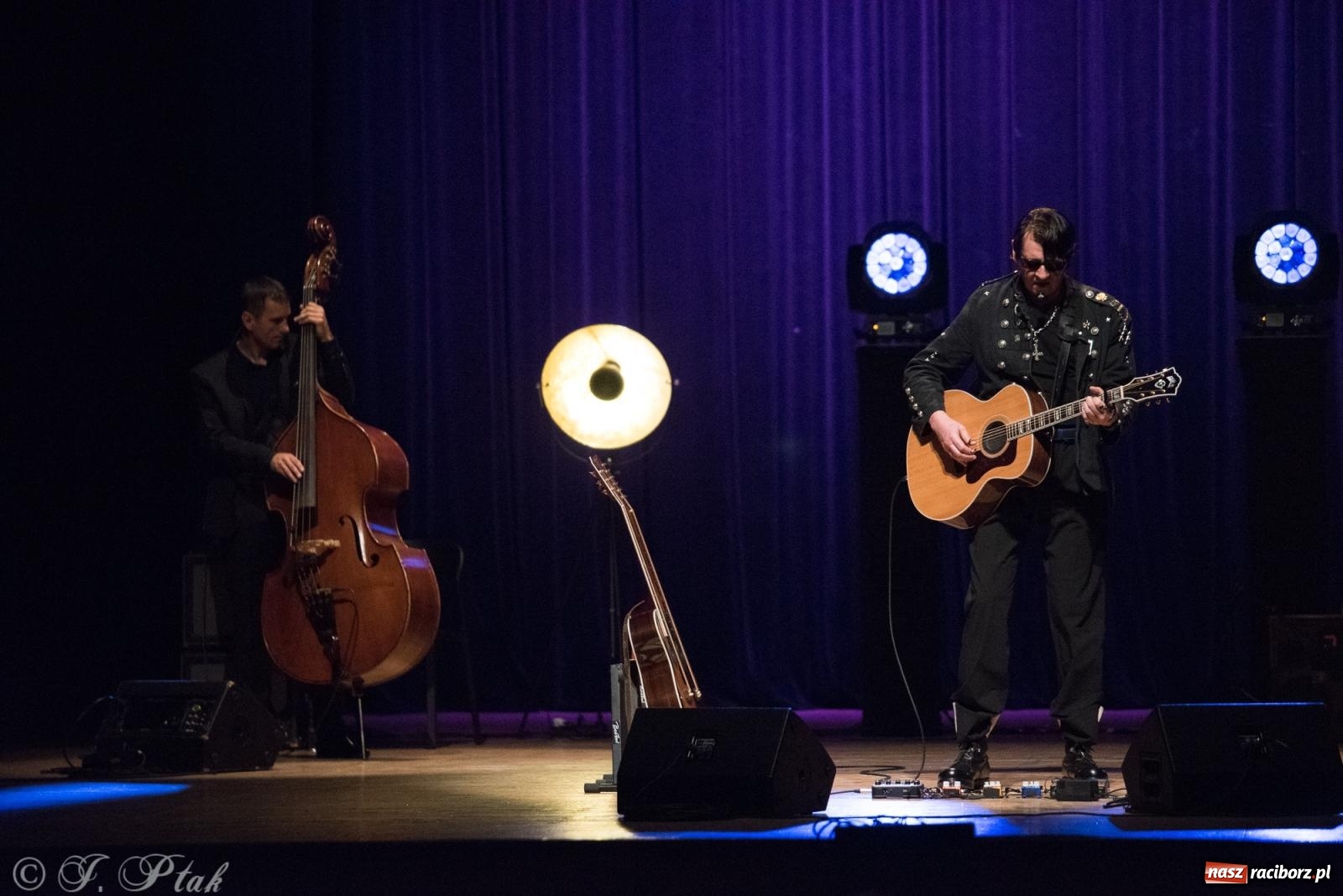 Zdjęcie w galerii na portalu naszraciborz.pl: Klauzula Sumienia - Maciej Maleńczuk w RCK wiadomości z regionu