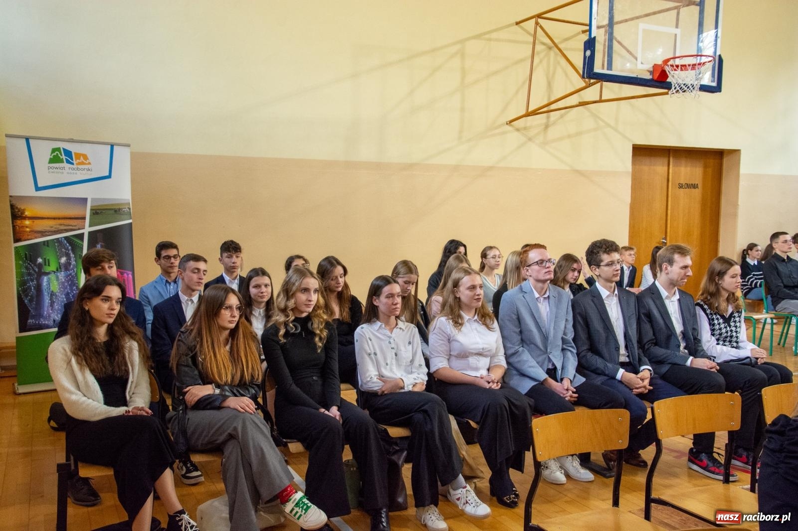 Zdjęcie w galerii na portalu naszraciborz.pl: Powiatowy Dzień Edukacji Narodowej w II LO wiadomości z regionu