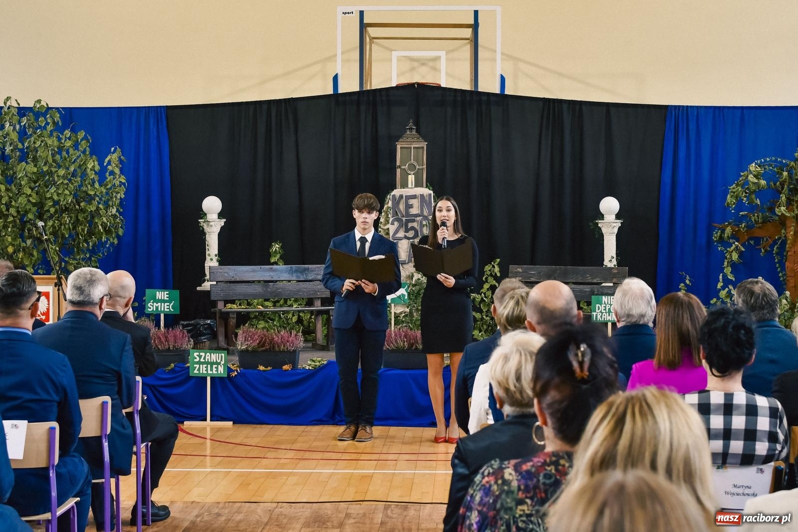 Zdjęcie w galerii na portalu naszraciborz.pl: Powiatowy Dzień Edukacji Narodowej w II LO wiadomości z regionu