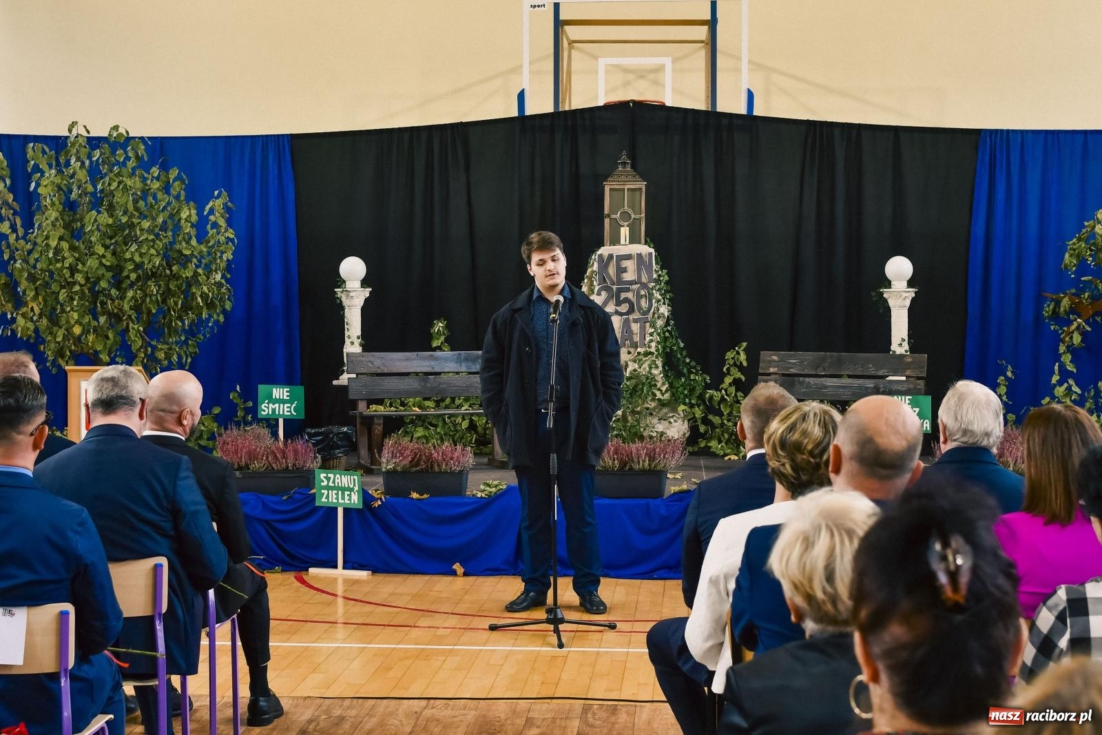 Zdjęcie w galerii na portalu naszraciborz.pl: Powiatowy Dzień Edukacji Narodowej w II LO wiadomości z regionu