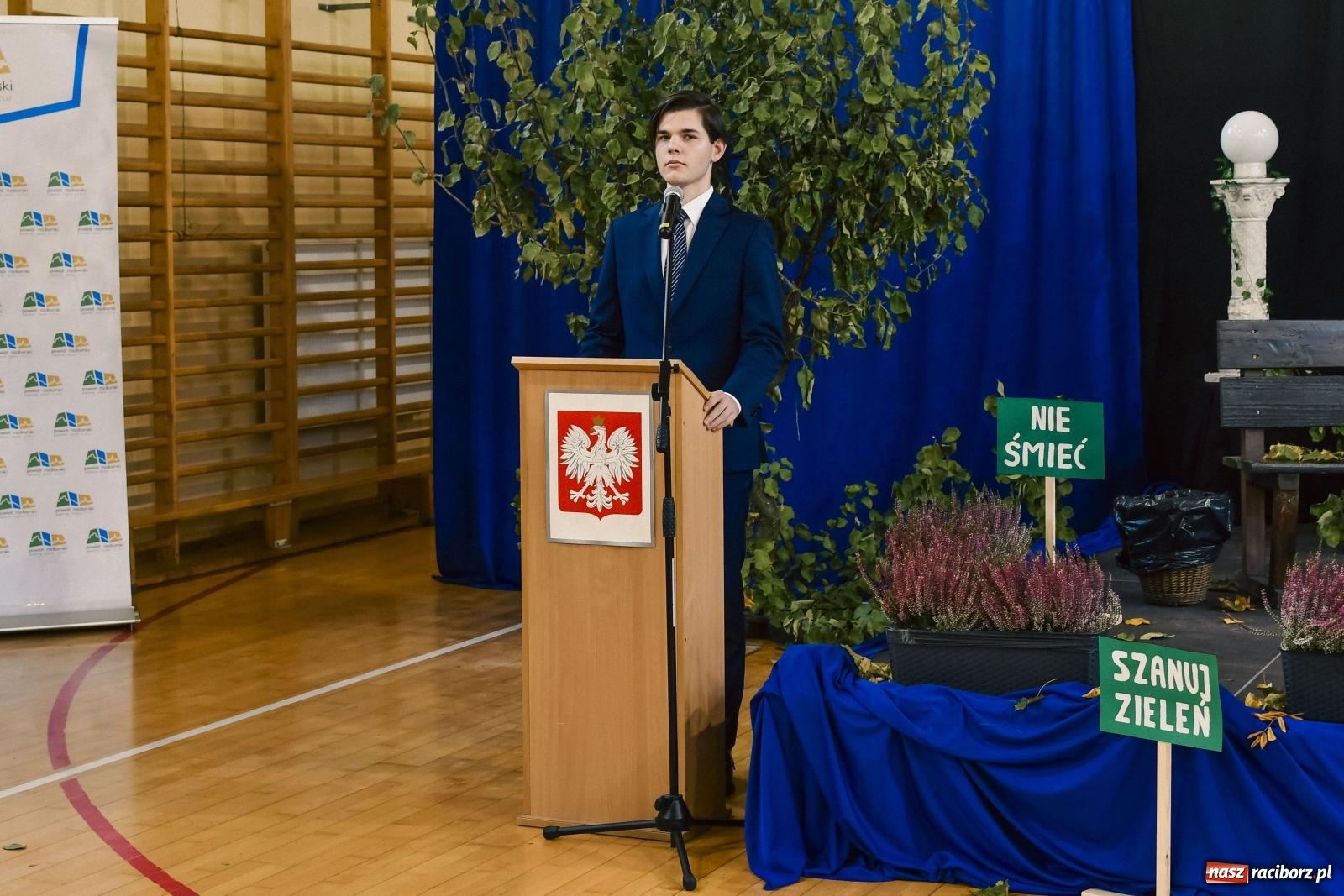 Zdjęcie w galerii na portalu naszraciborz.pl: Powiatowy Dzień Edukacji Narodowej w II LO wiadomości z regionu